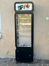 Vetrina dotata di illuminazione