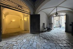 Divisi - Roma: locale commerciale in palazzo nobil