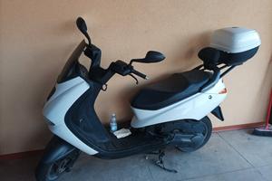 scooter 125 pegeout eliseo