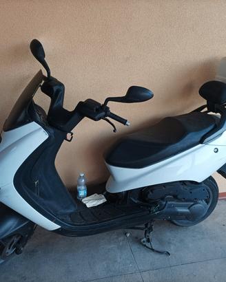 scooter 125 pegeout eliseo