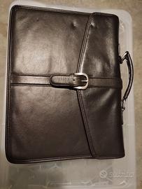 Valigetta in pelle nera