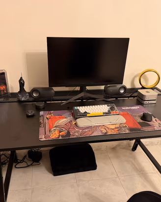 Scrivania Ikea + Sedia Razer - POSTAZIONE GAMING