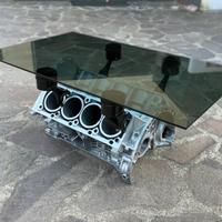 Tavolo con motore v8