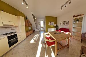Per settembre bella villa a m. 50 dal mare