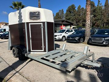 Trailer WM Meyer con porta carrozza.