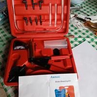 KIT SPURGO FRENI FRIZIONE MANUALE POMPA A VUOTO