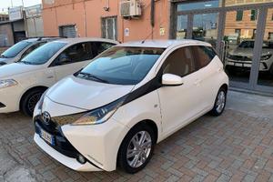 Toyota Aygo 1.0 VVT-i 69 CV 5 porte x-clusiv