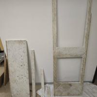 Piano in  marmo bianco