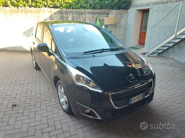 Monovolume Peugeot 5008 -  7 posti