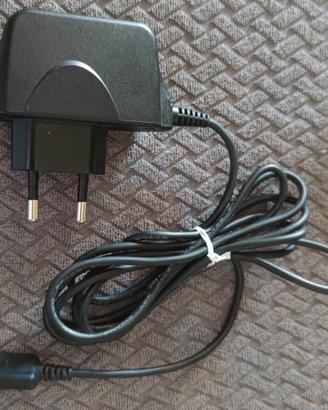LG TRAVEL STA-P51ES 4.8V
0.9A LG Come nuovo