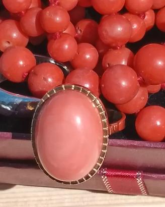 Anello oro 18 kt con corallo rosa