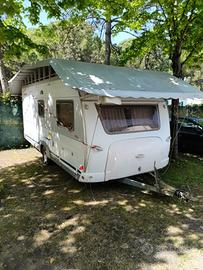 Roulotte anno 2002 – 5,50 m – Super accessoriata