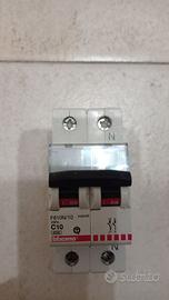 INTERRUTTORE MAGNETOTERMICO