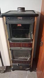 stufa a legnia con forno