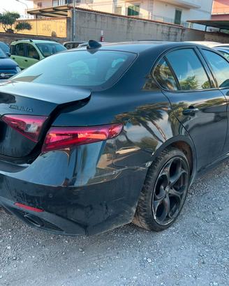 Alfa Romeo Giulia 2.0 Turbo 280 CV AT8 AWD Q4 Velo