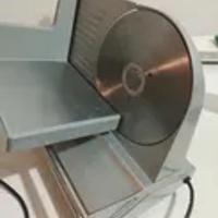 affettatrice elettrica uso casalingo 
