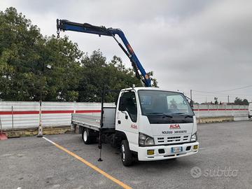 Furgone cassonato Isuzu NPR85 con gru PM 2