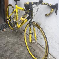 Bicicletta da corsa marca GIANT