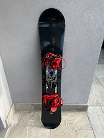 Tavola Snowboard Nitro Team con attacchi