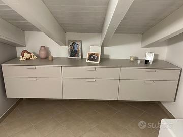 Cassettiera grigia di Battistella