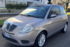 Lancia Ypsilon Neopatentati