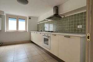 4 vani arredati in via Etnea zona villa Bellini