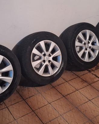 Cerchi in lega Hyundai 15" x 6,5 offset 50