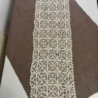 Runner da tavola a mano all’uncinetto