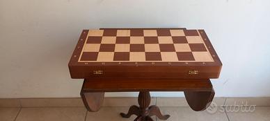 Scacchiera di legno vintage