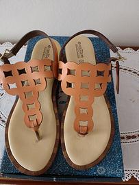 Sandali infradito in pelle colore arancio 