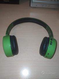 cuffie bluetooth di colore verde 