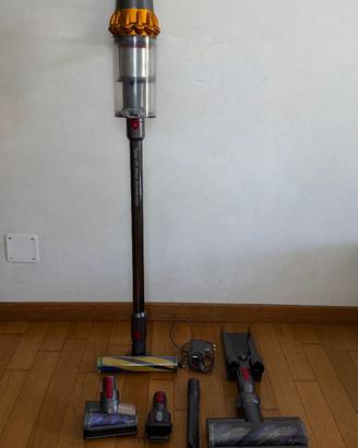 Aspirapolvere Dyson V15 detect absolute extra