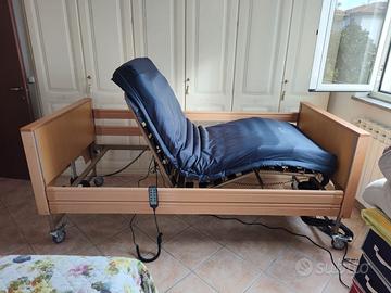 Letto per anziani motorizzato con telecomando