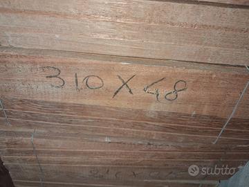 47 mtq di parquet  in legno di Iroko