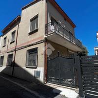 CASA SEMINDIPENDENTE A ALBA ADRIATICA