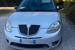 Lancia y