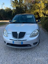 Lancia y