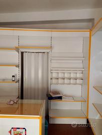arredamento per negozio