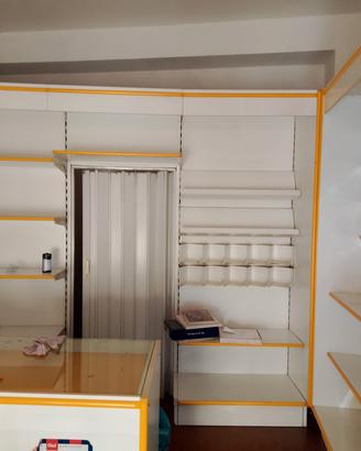 arredamento per negozio