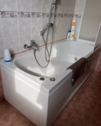 Vasca rettangolare idromassaggio per bagno