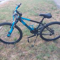 Bicicletta Rockrider 500 24"