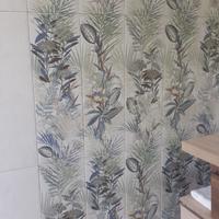 RIVESTIMENTO FLOREALE PER BAGNO 