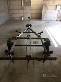Carrello stradale per gommone/imbarcazione