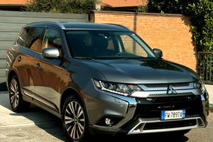 MITSUBISHI OUTLANDER 2.0b/GPL aut 4x4- 7POSTI-2019