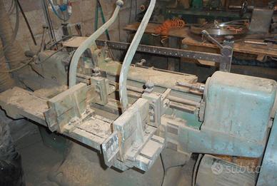 Tornio copiativo in serie a legno