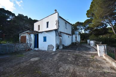 Carloforte casa indip con terreno e vista mare