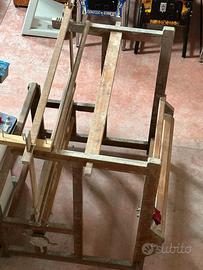 Telaio antico per tessitura a mano