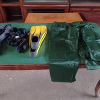 pinne,salvagente,pantaloni giacca impermeabile 