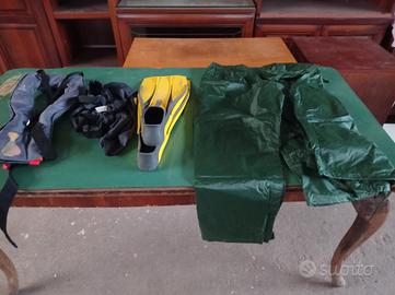 pinne,salvagente,pantaloni giacca impermeabile 