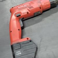 Trapano avvitatore a batteria Hilti.